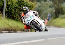 Classic TT: Anstey smashes lightweight records