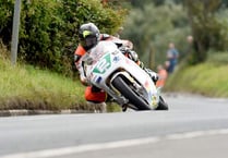 Classic TT: Anstey smashes lightweight records