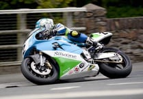 Festival of Motorcycling: Harrison takes honours in Classic Superbike race