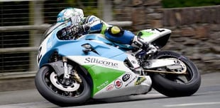 Festival of Motorcycling: Harrison takes honours in Classic Superbike race