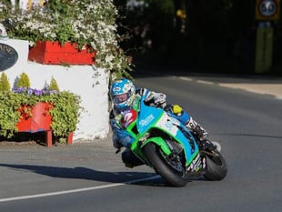 TT 2019: Harrison continues to set the pace