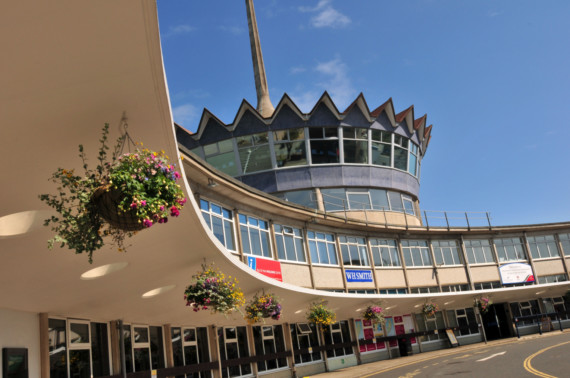 Ban for drink-driver who got out of his car whilst holding a pint 