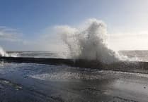 Yellow weather warning issued for coastal overtopping