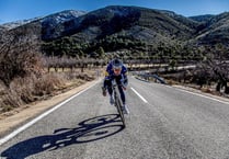 Cav hit by late puncture in Almeria race