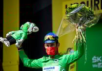 Cav misses out on record but wins green jersey