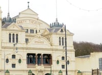 You could soon be allowed to drink alcohol at your theatre seat