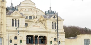You could soon be allowed to drink alcohol at your theatre seat