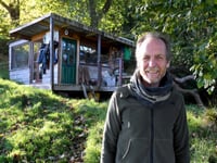 Dan wants to negotiate with DEFA to stay in glen