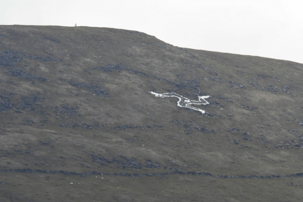 Move to clarify North Barrule three-legs landmark's legal status