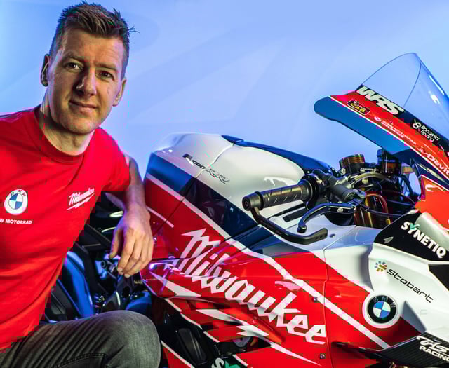 Hutchy back in the TAS fold on a Milwaukee BMW at TT