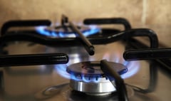 Census reveals fossil fuels still dominate households