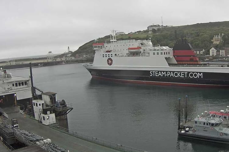 Douglas harbour webcam