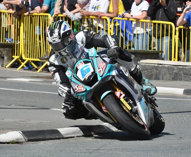 TT 2022: Michael Dunlop completes Supersport double 