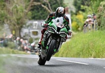 TT 2022: Hickman wins Senior race