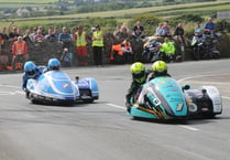 Southern 100: Founds and Walmsley win sidecar title