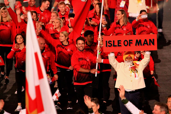 Mark Cavendish was one of the Isle of Man flag bearers (along with Laura Kinley) during the opening ceremony of the 2022 Commonwealth Games in Birmingham on Thursday evening