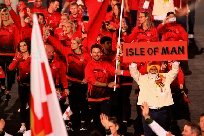 Mark Cavendish was one of the Isle of Man flag bearers (along with Laura Kinley) during the opening ceremony of the 2022 Commonwealth Games in Birmingham on Thursday evening