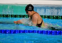 Another good night for island’s swimmers at Games
