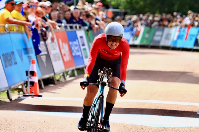 Lizzie Holden finished fifth in the Commonwealth Games women’s time trial