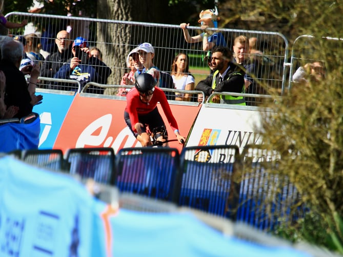 Becky Storrie finished sixth in the Commonwealth Games time trial 