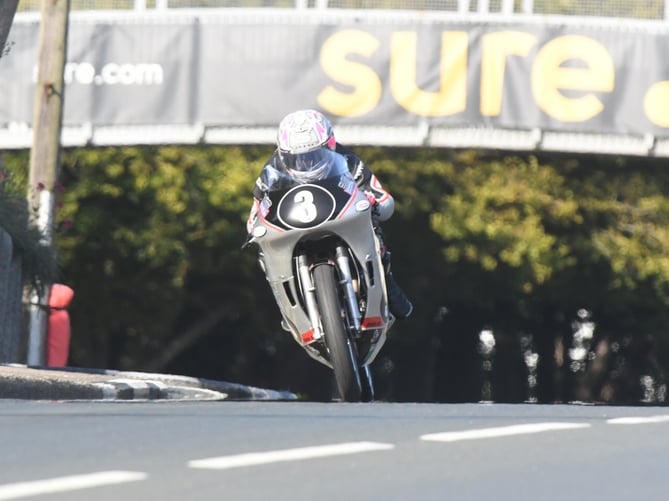 Lee Johnston, Classic Senior Manx Grand Prix winner