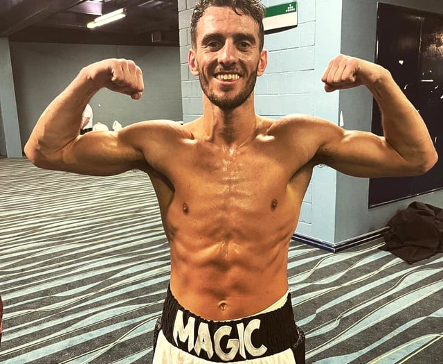 Mathew Rennie back in the ring next month