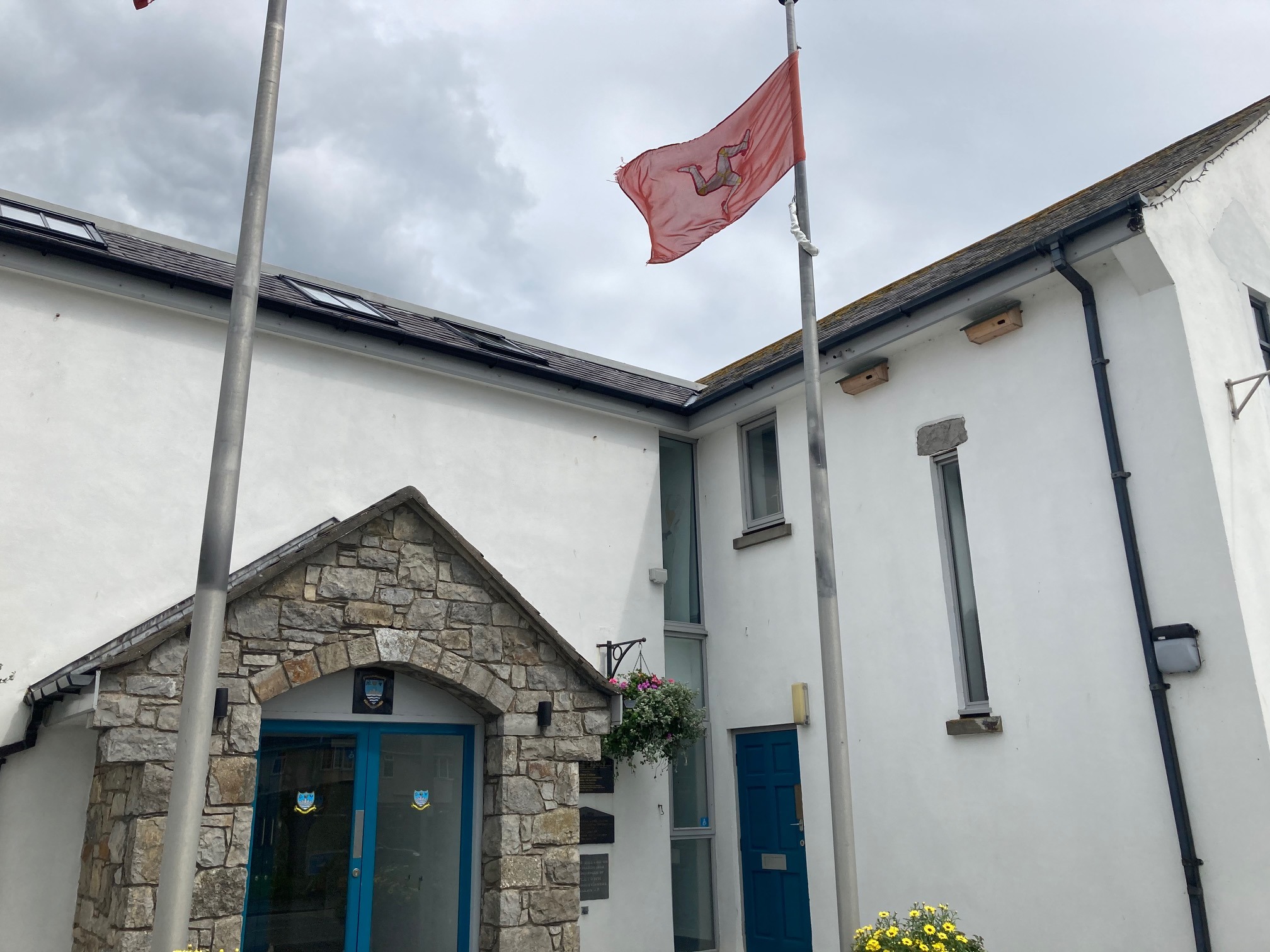 Island authority told to look again at request to release accounts