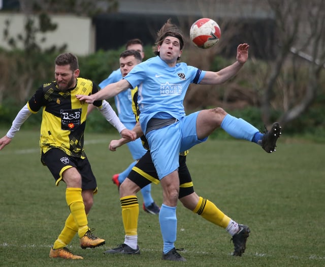 Hawley double sees off the Saints