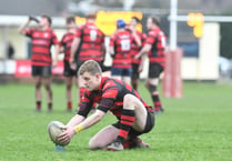 Contrasting games in Manx Cup