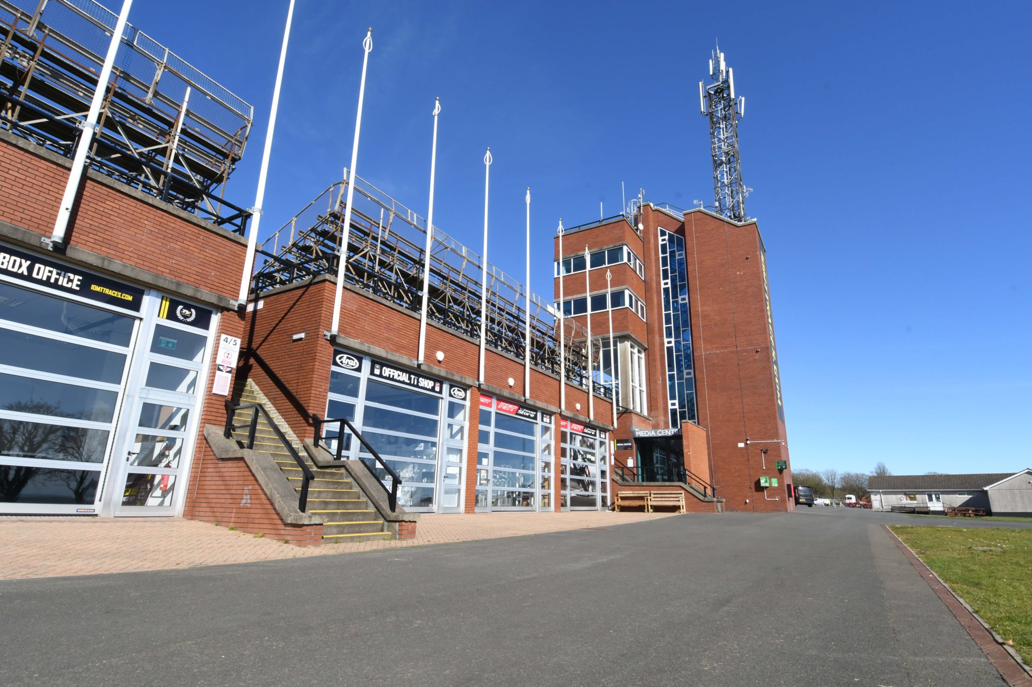 Delay in first lap of this years TT