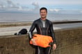 Video: Ex-soldier halfway through swim to island