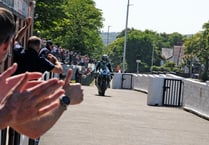 TT 2023: Friday practice - Dunlop sets unofficial lap record