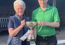 Moore and Hargraves win Port St Mary Cup