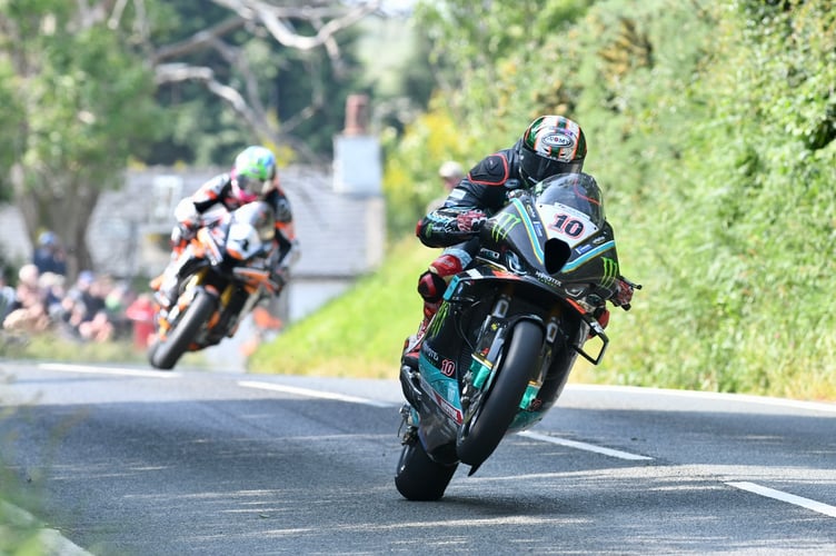Solo warm-up lap 2023