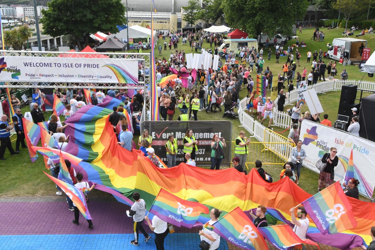 Election 2026: Isle of Man candidates urged to sign 'Pride Pledge'