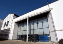 Man, 20, admits drink-driving after crash in Douglas