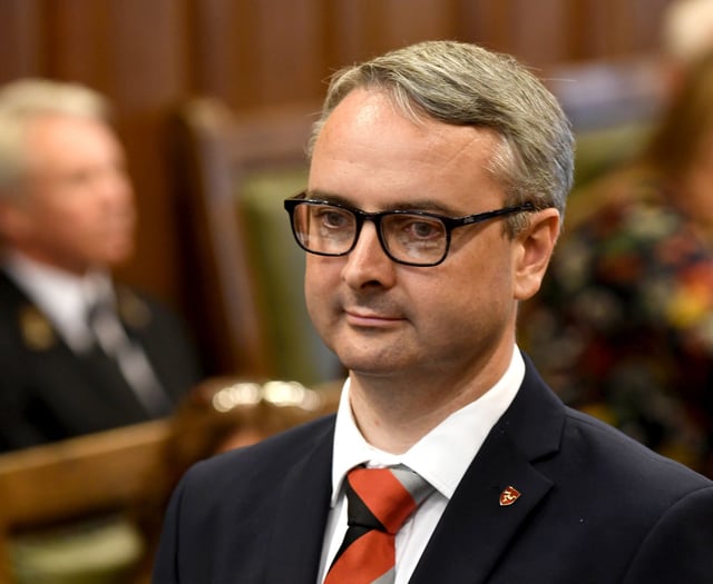 Speaker criticises decision not to give free meals to children during the school summer holidays