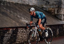 Cav sprints to top-six finish at Tour de France