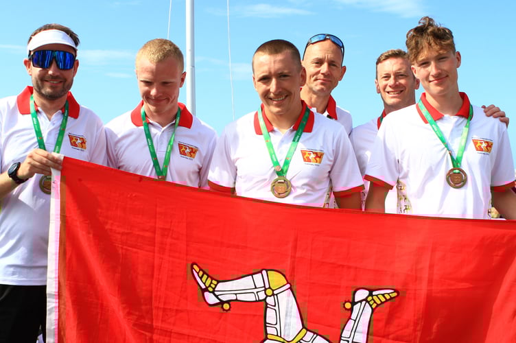 Isle of Man triathletes with their bronze medal