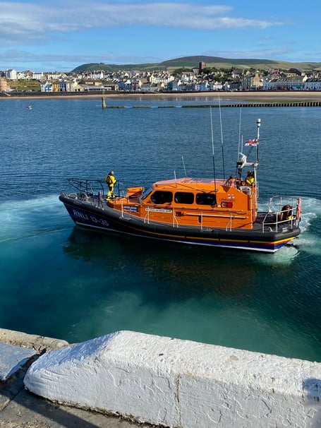 Peel lifeboat leaving port last night