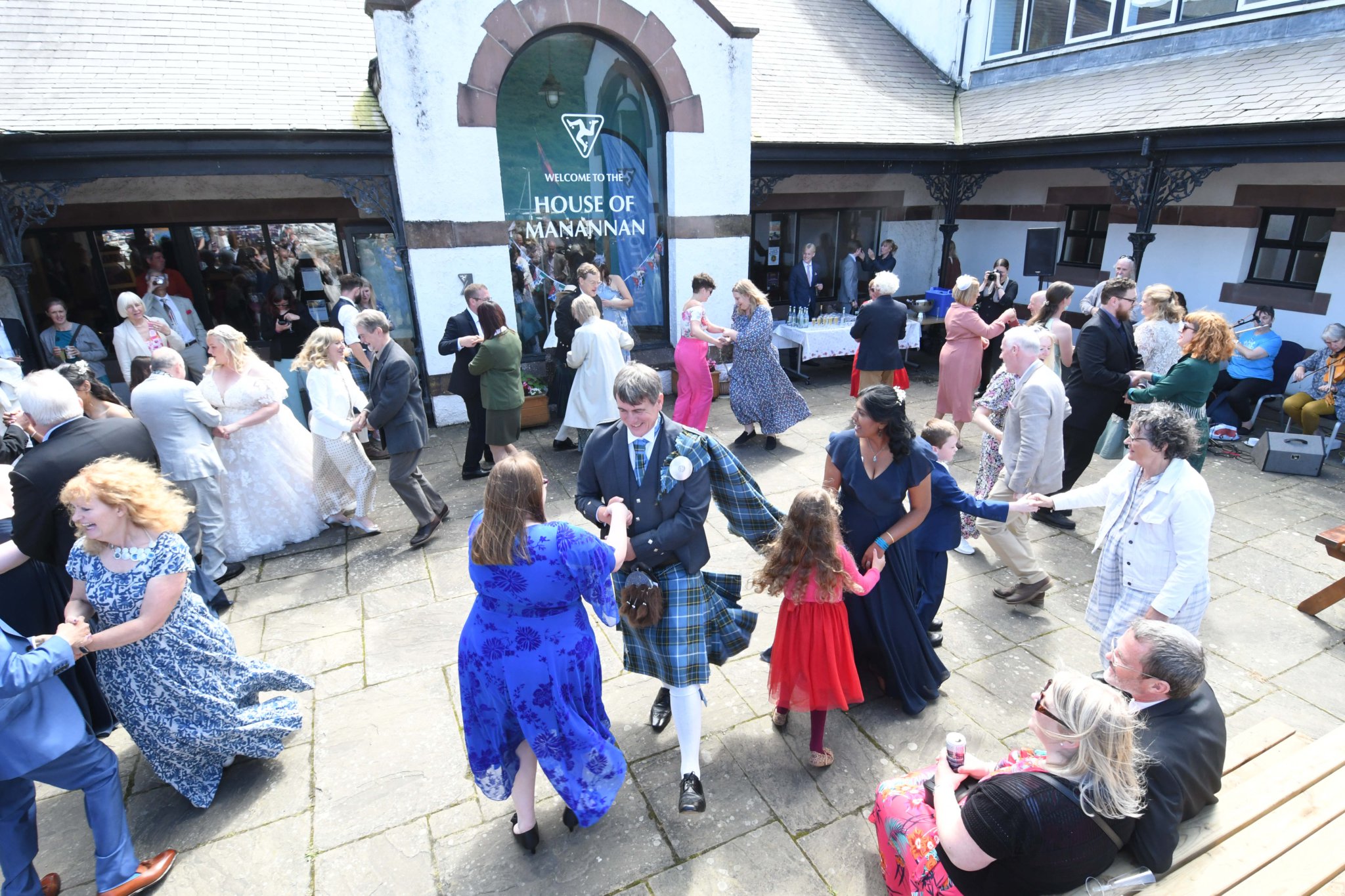 Traditional music festival brings in large crowds