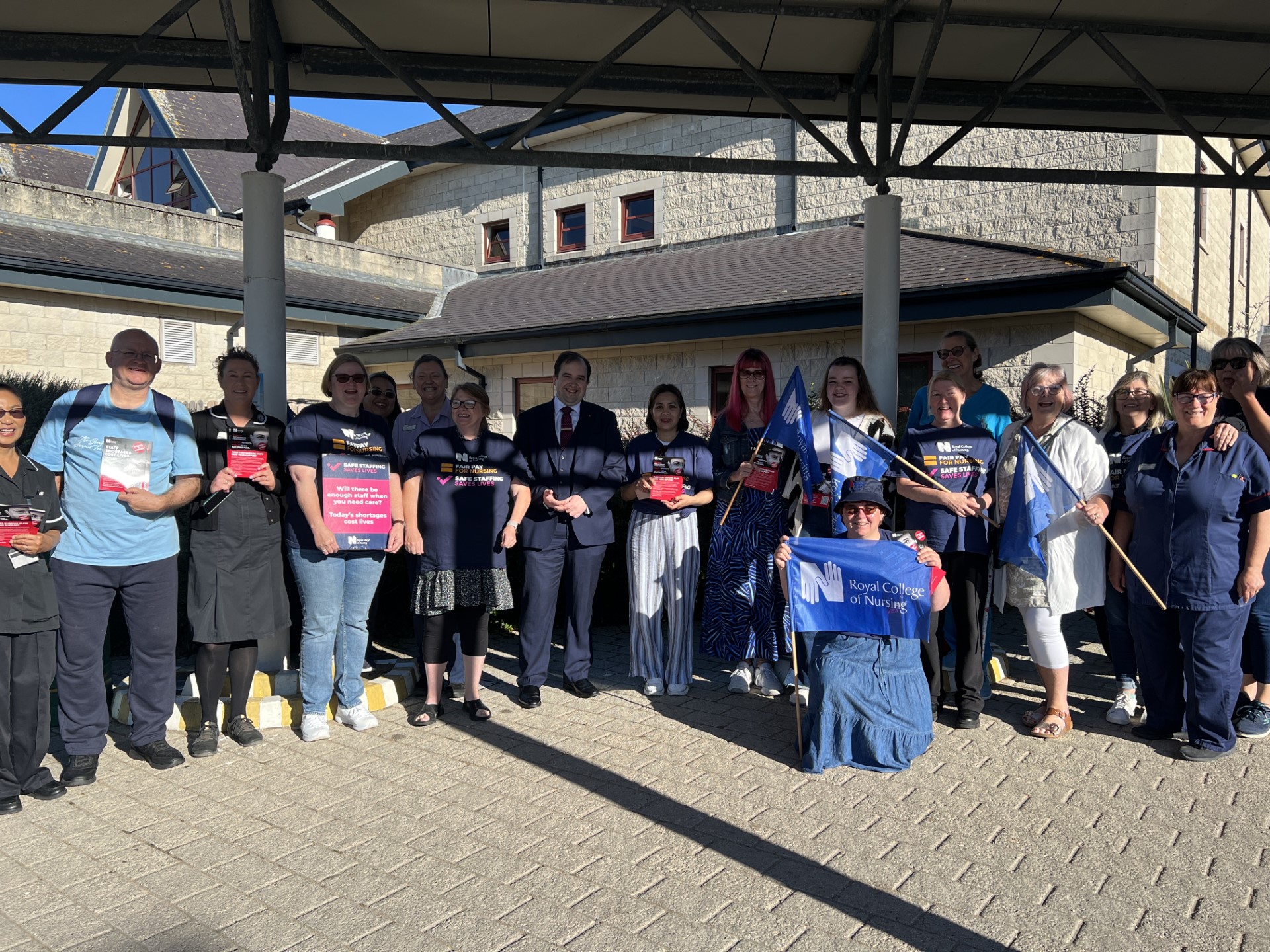 Isle of Man nurses accept new pay offer - but union still 'concerned'