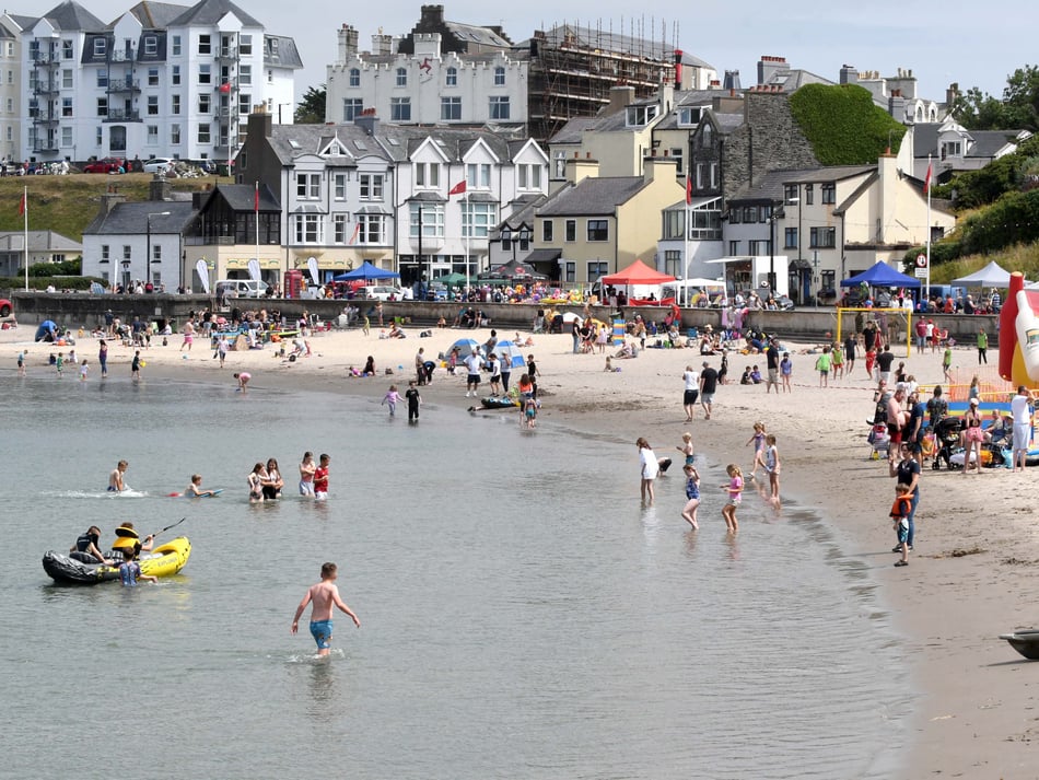 Met Office warns of change after spell of hot weather