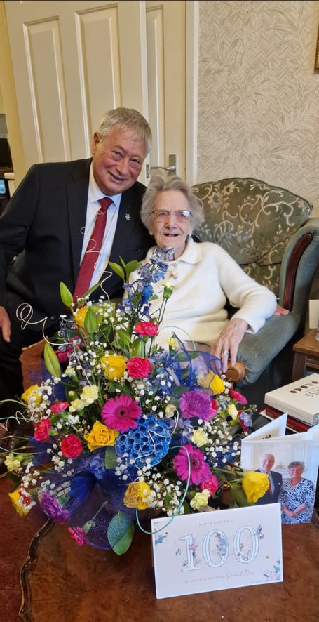 Elizabeth Heath with Onchan Commissioner Robin Turton