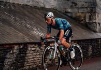Mark Cavendish set to postpone cycling retirement