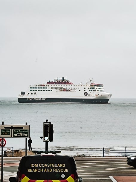 Manxman turns back to Douglas after 'operational issues'