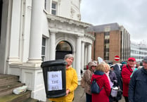 Hundreds turn out for assisted dying demonstration in front of Tynwald