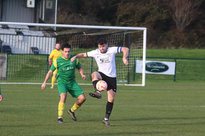 St Mary's Josh Evans and Corinthians Josh Ridings