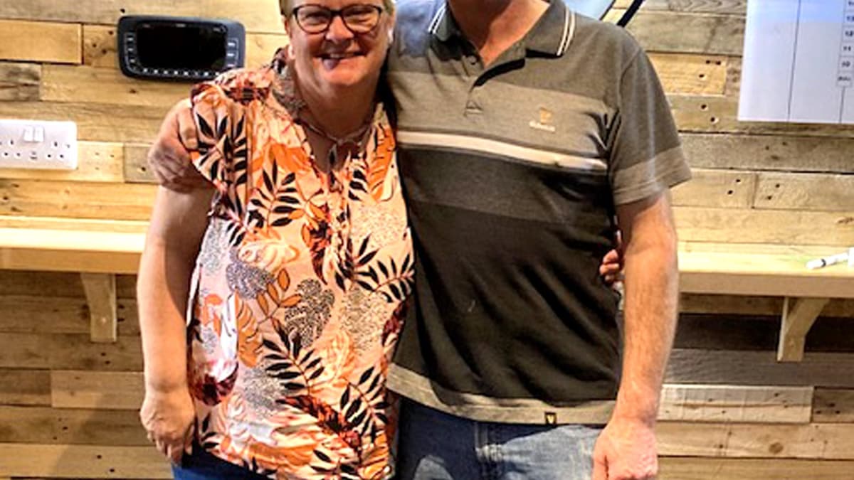 Kelly and Howland clinch Masters darts titles at the Rosemount ...