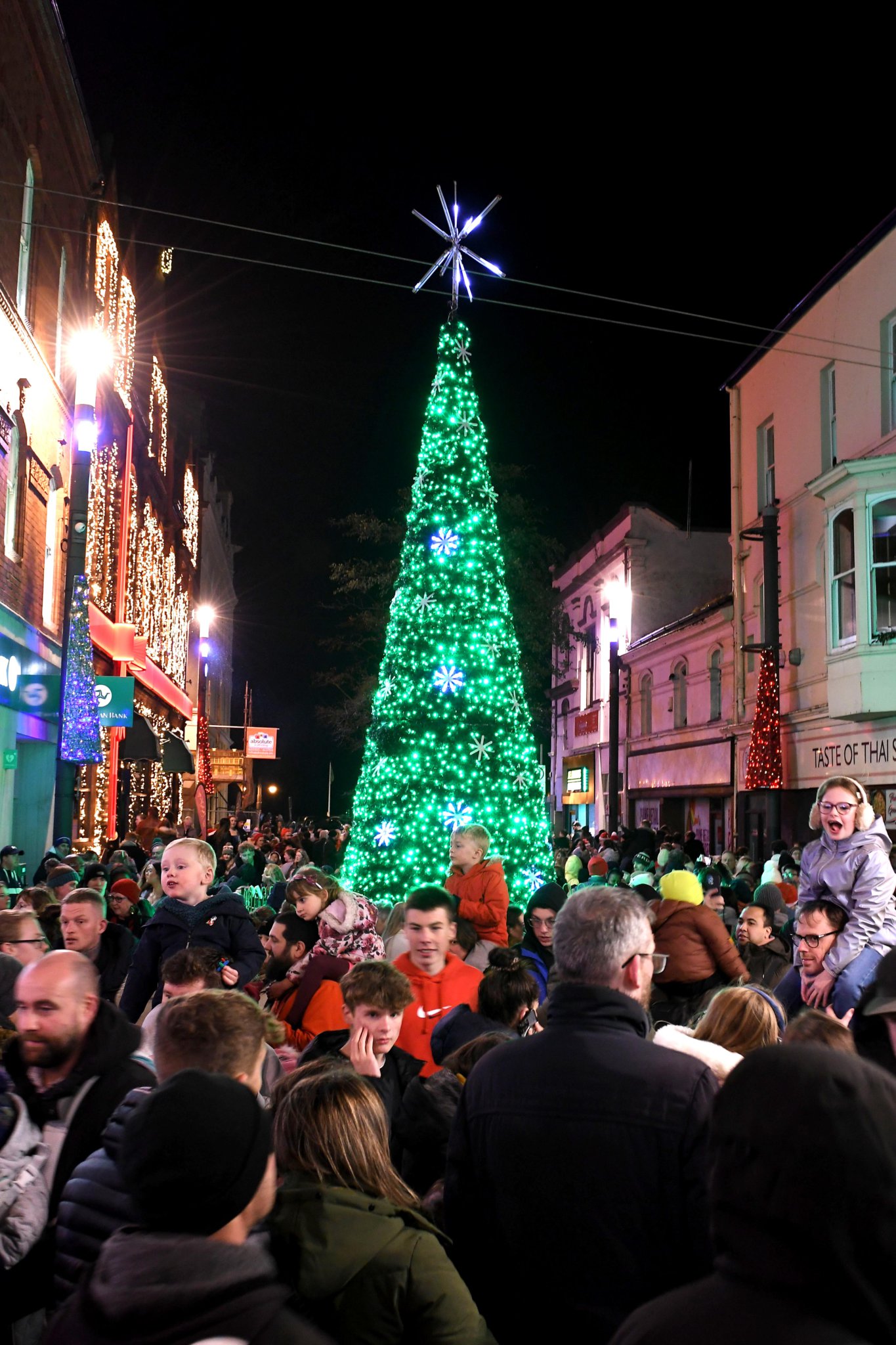 Watch footage of Douglas' incredible Christmas lights display for 2023